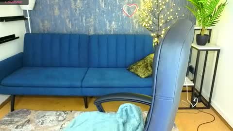 jeanniefox_ online show from October 12, 6:34 am