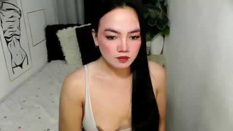 Snapshot of jeanwants2play chatting on May 5, 9:01 pm Jeanwants2play online show from May 5, 9:01 pm