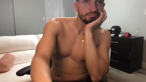 Snapshot of jeanwhitebianco chatting on November 1, 11:40 pm jeanwhitebianco online show from November 1, 11:40 pm