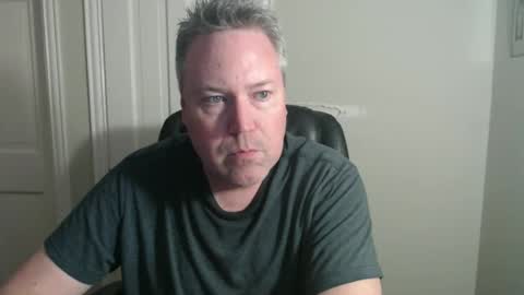 Snapshot of jeb5150 chatting on May 18, 1:24 am JE online show from May 18, 1:24 am