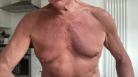 Sensual Jeeves online show from June 3, 9:01 am