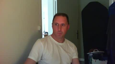 Snapshot of jef74700 chatting on April 25, 10:51 am Jrme online show from April 25, 10:51 am