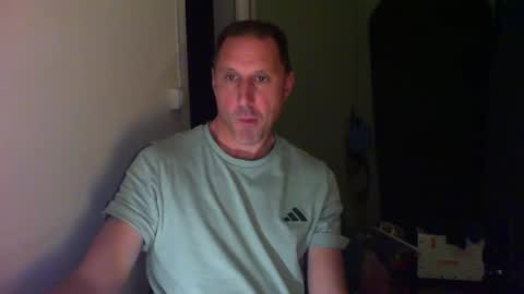 Snapshot of jef74700 chatting on April 26, 4:21 am Jrme online show from April 26, 4:21 am