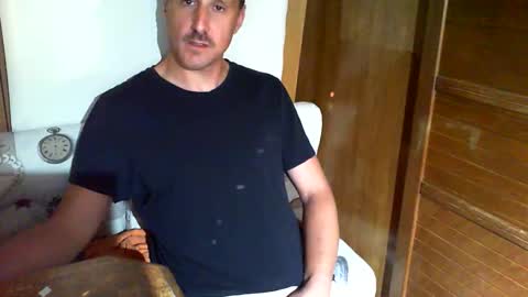 Snapshot of jef74700 chatting on May 21, 6:09 am Jrme online show from May 21, 6:09 am
