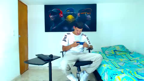 Snapshot of jeffer21_hot chatting on January 18, 7:07 am jeffer21_hot online show from January 18, 7:07 am