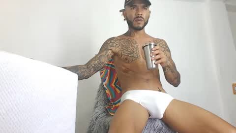 jeilertthh online show from December 1, 9:15 pm