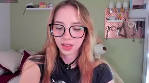 Snapshot of jelly_w5 chatting on June 17, 1:41 am Jelly online show from June 17, 1:41 am