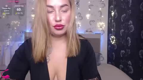 Alice online show from December 20, 4:47 pm