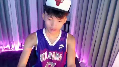 Snapshot of jemart_urnaughtboy chatting on May 10, 10:42 am jemart_urnaughtboy online show from May 10, 10:42 am