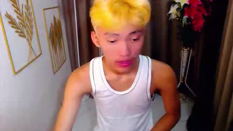 Snapshot of jemart_urnaughtboy chatting on June 6, 3:55 am jemart_urnaughtboy online show from June 6, 3:55 am