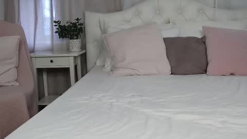 Snapshot of jenaloren chatting on February 28, 6:32 am Jena dont forget to thumbs up your rating is so important to me online show from February 28, 6:32 am