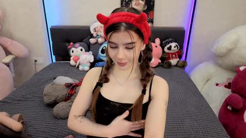 Dolly online show from November 12, 1:22 pm