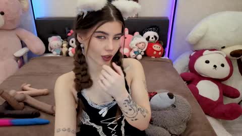 Dolly online show from November 23, 1:22 pm