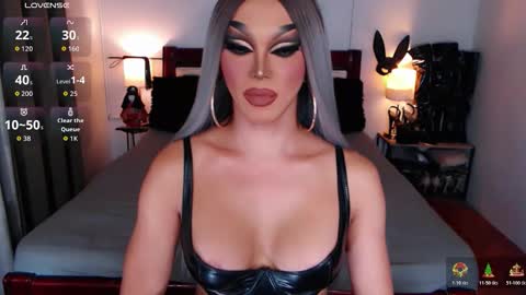 Queen Jenifer online show from November 28, 5:43 am