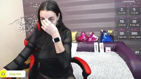 Snapshot of jeniferstone chatting on December 17, 6:13 am Kira online show from December 17, 6:13 am