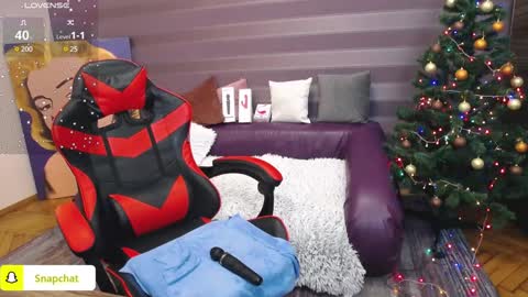 Snapshot of jeniferstone chatting on December 23, 9:49 am Kira online show from December 23, 9:49 am