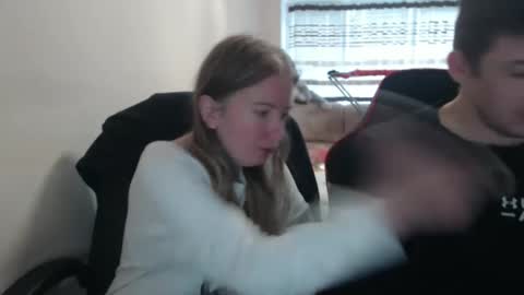 JenisAndPeter online show from October 5, 7:17 am