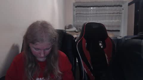 JenisAndPeter online show from April 7, 6:19 pm