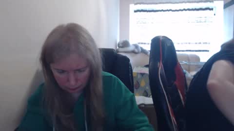 JenisAndPeter online show from April 19, 8:02 am