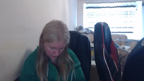 JenisAndPeter online show from April 20, 6:27 am