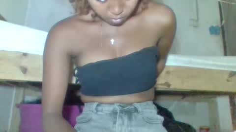 Snapshot of jenisca123 chatting on February 22, 9:08 am jenisca123 online show from February 22, 9:08 am