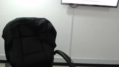 jenn online show from January 6, 9:18 pm