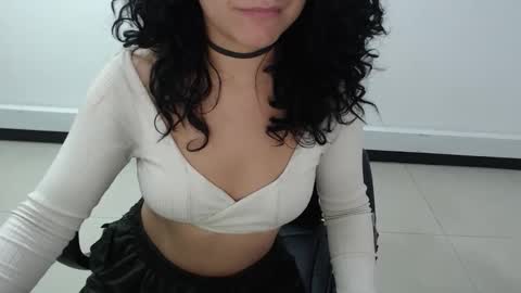 jenn online show from January 8, 5:15 pm