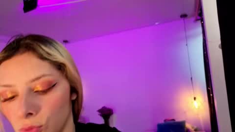 Snapshot of jennaa_cooper chatting on November 8, 6:18 pm jennaa_cooper online show from November 8, 6:18 pm