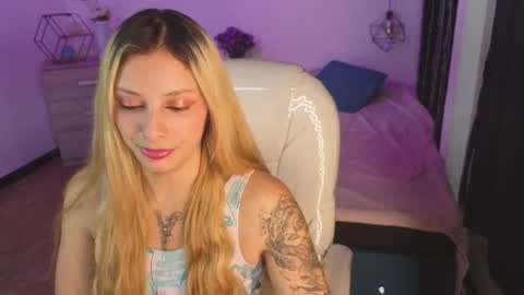 Snapshot of jennaa_cooper chatting on November 20, 10:53 pm jennaa_cooper online show from November 20, 10:53 pm