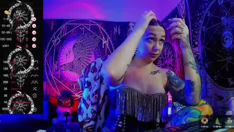 Snapshot of jennalovvee chatting on December 5, 12:30 am Mrs. Jenna online show from December 5, 12:30 am