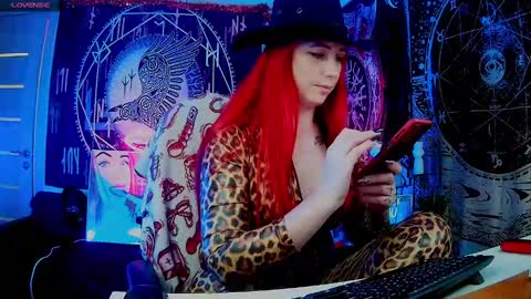 Snapshot of jennalovvee chatting on January 6, 6:25 am Mrs. Jenna online show from January 6, 6:25 am