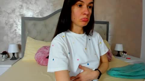 JennaMyers online show from April 24, 8:00 pm