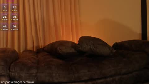 Snapshot of jennardrako chatting on October 11, 7:18 am jennardrako online show from October 11, 7:18 am