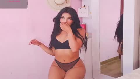 Snapshot of jenner_mills chatting on June 29, 8:09 pm Jenner online show from June 29, 8:09 pm