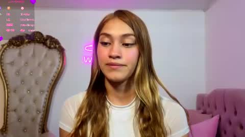 Snapshot of jenner_tay chatting on June 17, 2:58 am jenner online show from June 17, 2:58 am