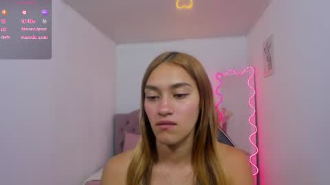 Snapshot of jenner_tay chatting on July 8, 12:59 am jenner online show from July 8, 12:59 am