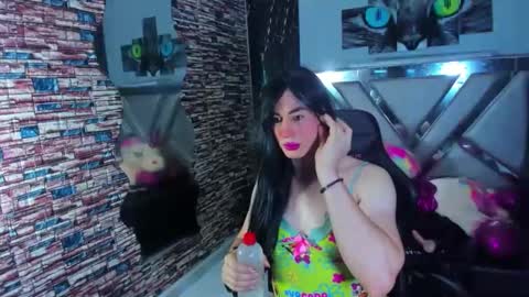 Snapshot of jennfer_winsonn chatting on November 13, 7:13 pm jennfer_winsonn online show from November 13, 7:13 pm