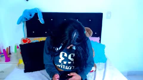 jenn online show from December 17, 3:23 am