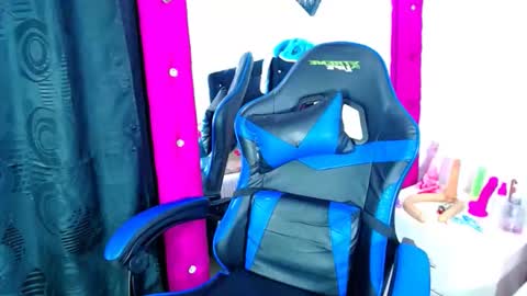 jenn online show from February 3, 6:22 am