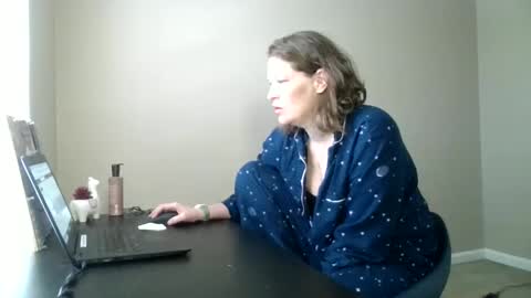 Snapshot of jennibean6996 chatting on January 12, 1:58 pm Jennibean6996 online show from January 12, 1:58 pm