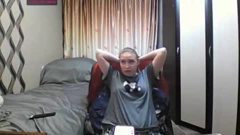 JenniDeep online show from February 17, 11:50 am