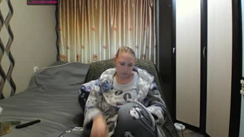 JenniDeep online show from May 11, 4:26 pm