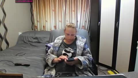 JenniDeep online show from June 8, 2:17 pm