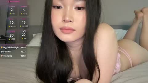 jennie_yung online show from April 22, 12:35 am