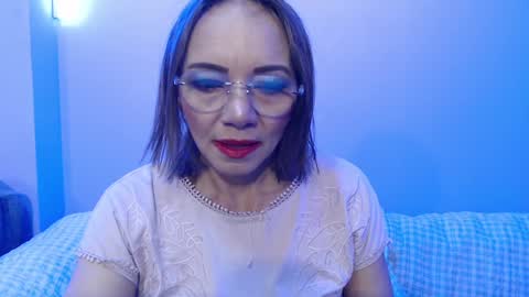 Jennie online show from January 12, 1:27 pm