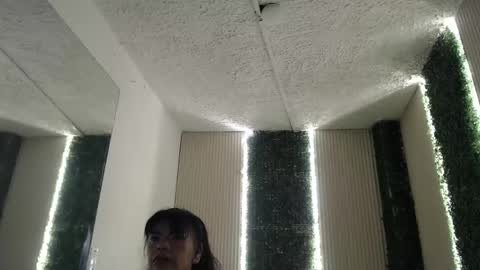 Snapshot of jennifer_0717 chatting on April 24, 10:01 pm Jennifer online show from April 24, 10:01 pm