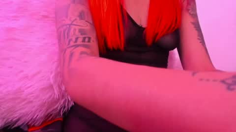 Snapshot of jennifer_bodyy0404 chatting on June 14, 6:43 pm jennifer_bodyy0404 online show from June 14, 6:43 pm