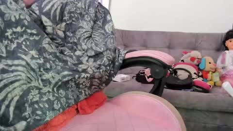 Snapshot of jennifer_bodyy0404 chatting on August 8, 5:15 pm jennifer_bodyy0404 online show from August 8, 5:15 pm