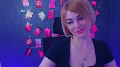 Jennifer online show from April 18, 11:47 am