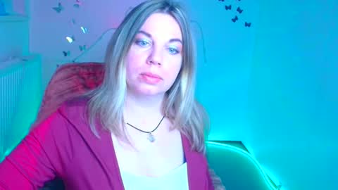 Jennifer online show from April 21, 6:23 pm